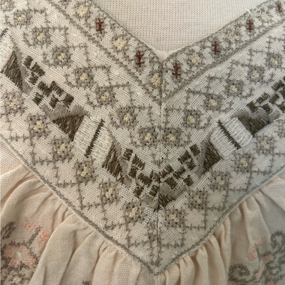 Free people heavily Embroidered V-Neck Boho Top puff sleeve top xs - Picture 12 of 16